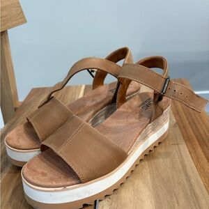 Toms Tan Platform Sandals